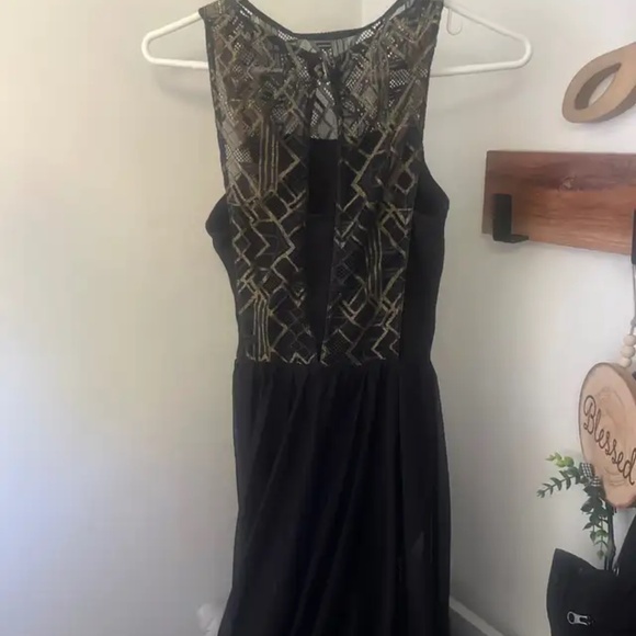 Black and gold dance costume - Picture 2 of 2